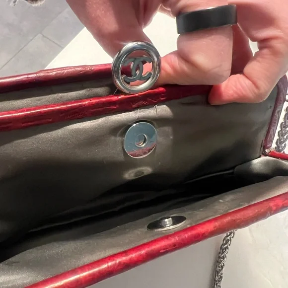 Traded DO NOT BUY
 runway clutch - Picture 7 of 13